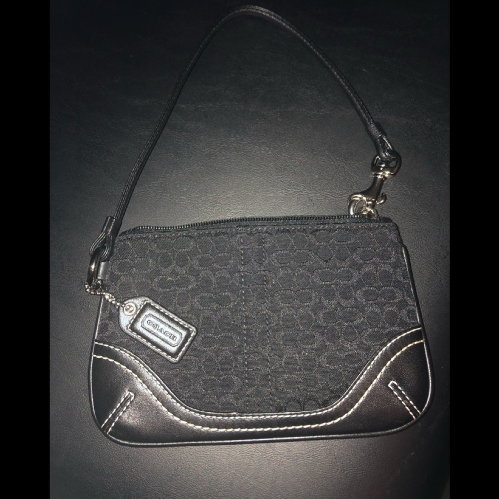 Valentines sale $20, Coach Wristlet - Picture 2 of 3